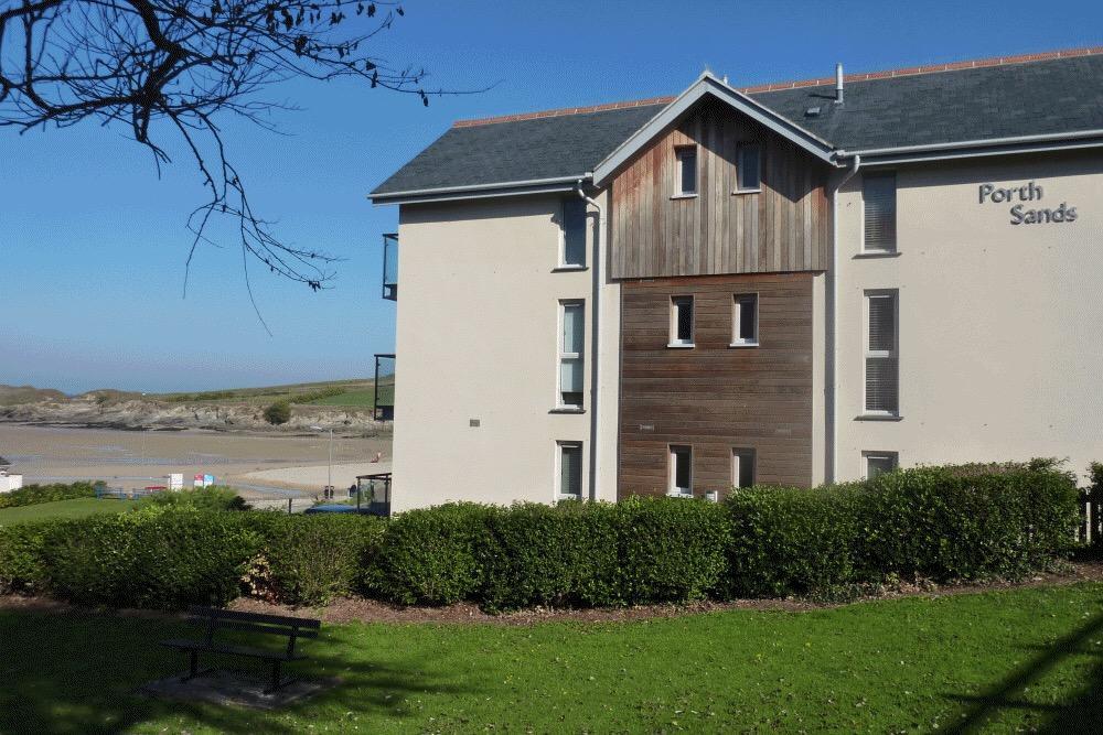 Porth Sands Beachfront Apartment Newquay  Exterior photo